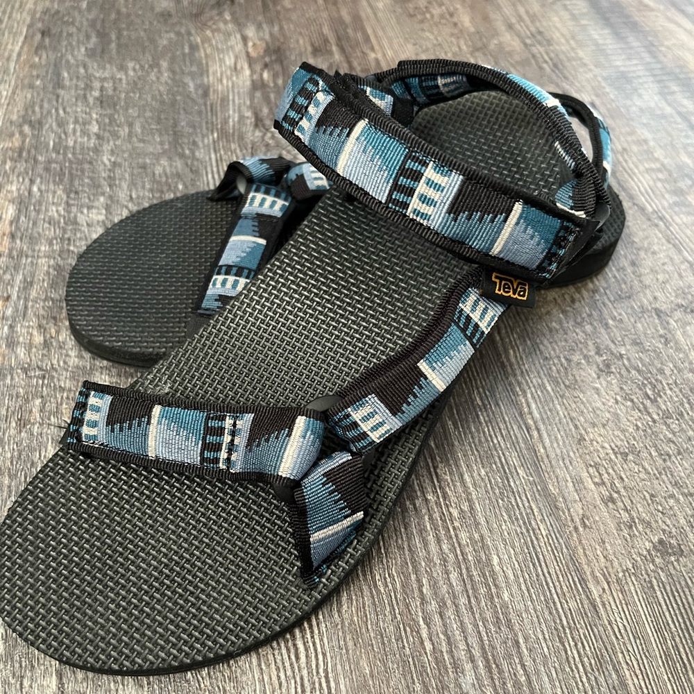 Teva Original - NEW size 9